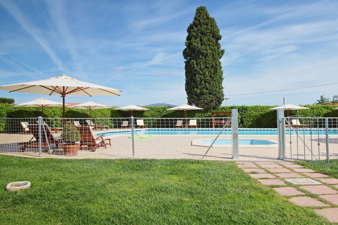 Podere Tre Cipressi Aparthotel Campiglia Marittima Buitenkant foto