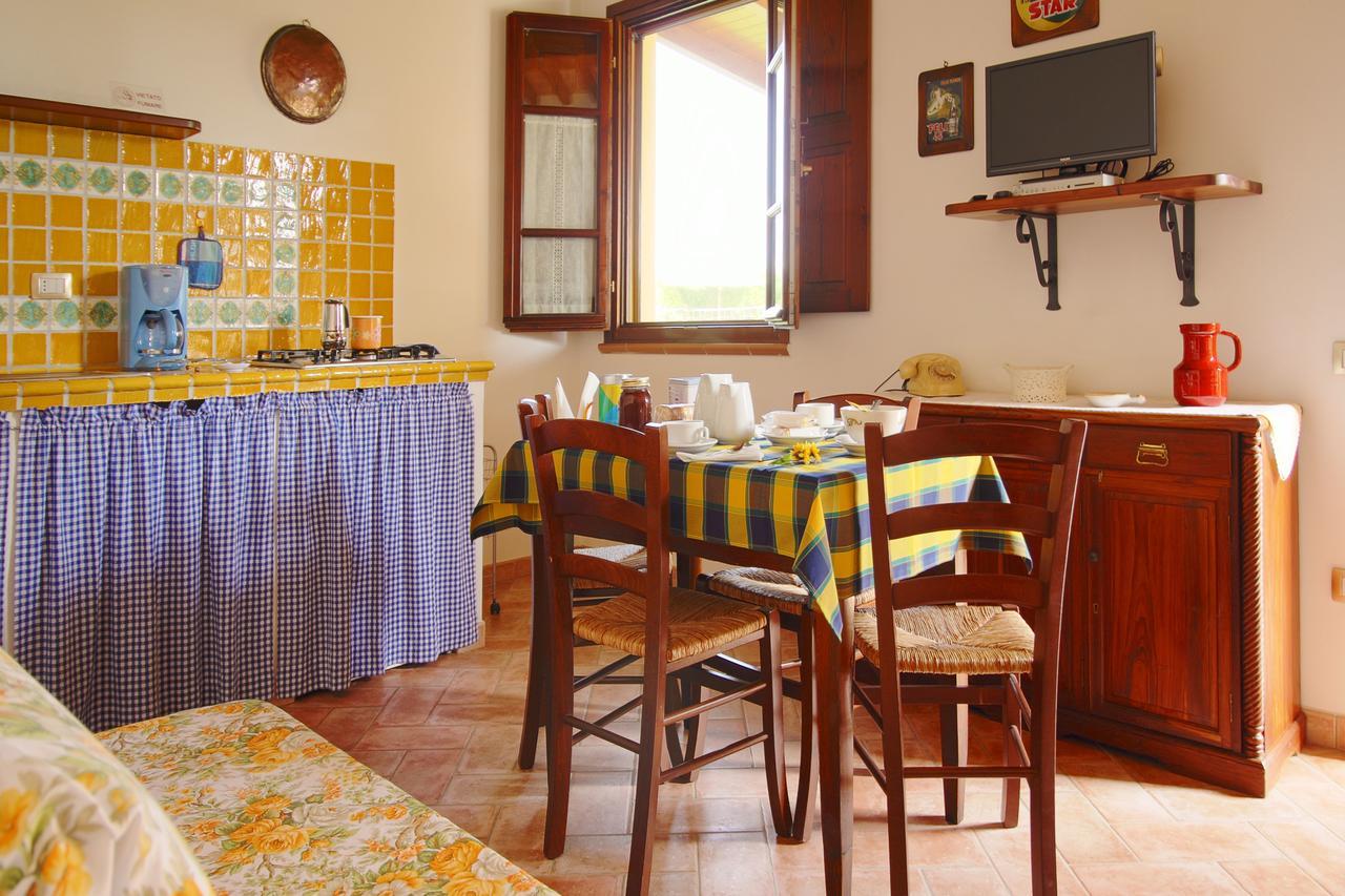 Podere Tre Cipressi Aparthotel Campiglia Marittima Buitenkant foto